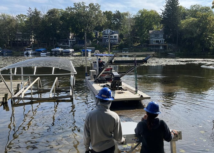 Boat lift services out of Pewaukee, WI